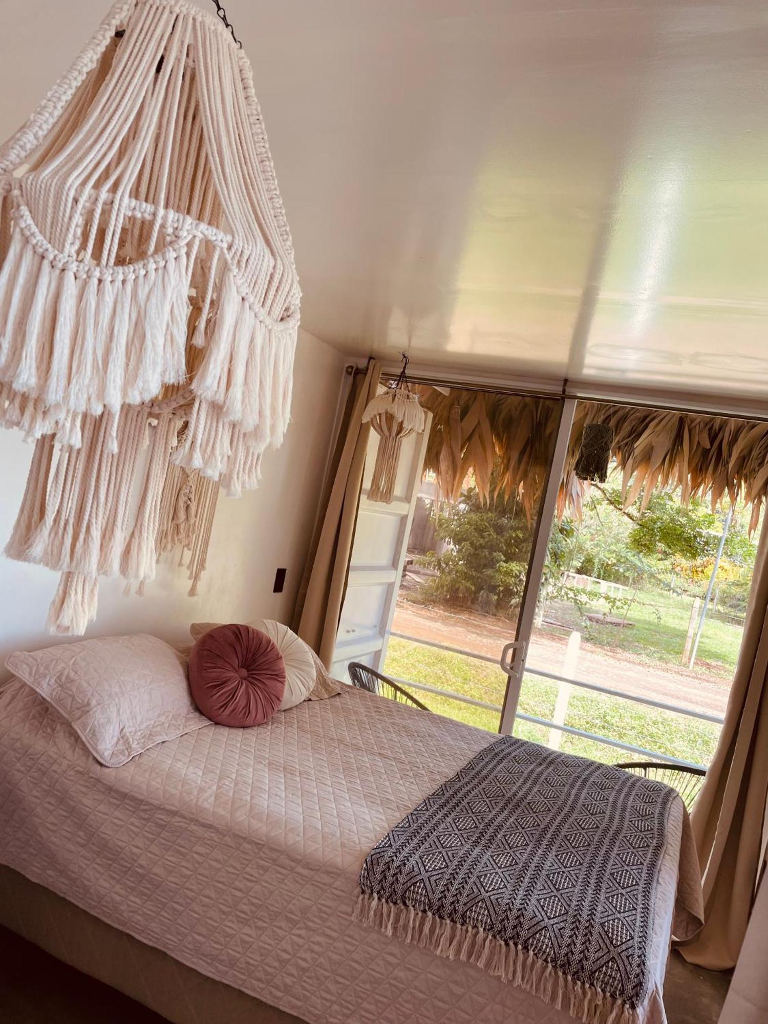 Casa Luce Bed & Breakfast Puerto Viejo de Talamanca Eksteriør bilde